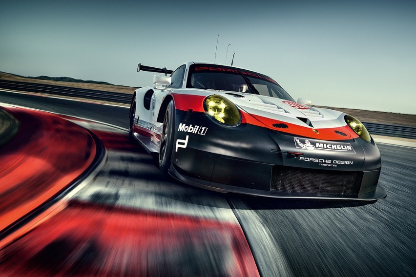 Porsche 911 RSR...