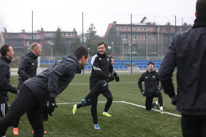 Jacek Paszulewicz z GKS Katowice przeprowadził pierwszy trening z piłkarzami ZDJĘCIA, PLAN PRZYGOTOWAŃ