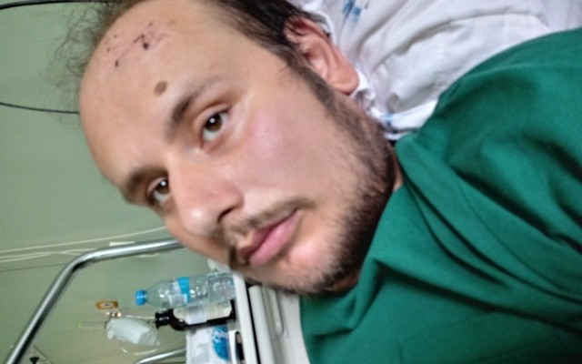 Stanisław Śmiech po wypadku w szpitalnej sali