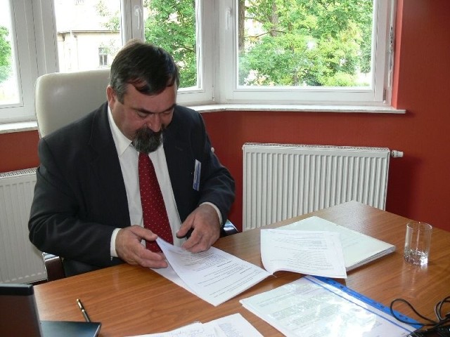 Wiktor Stasiak, dyrektor Szpitala Wojewódzkiego w Tarnobrzegu zapewnia, że jego gabinet jest otwarty na kontynuację dialogu ze związkowcami, jednak na żadne pismo nie zamierza odpisywać.