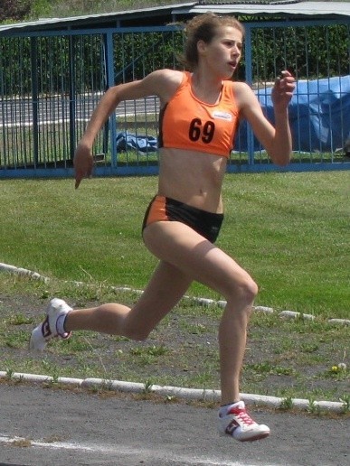 Klaudia Dobkowska ustanowiła nowe rekordy w biegu na 100 i 200 metrów.