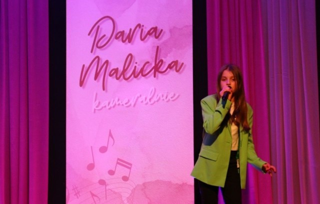 Piękny koncert Daria Malicka - kameralnie w Morawicy. Uczestniczka The Voice Kids oraz inni występujący poruszyli widownię.