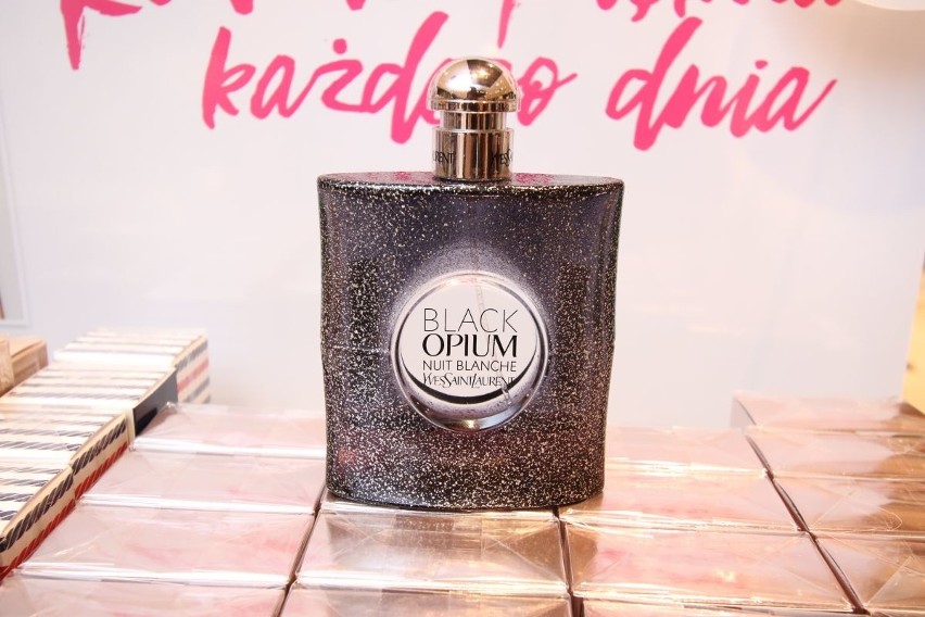 Najmodniejszy damski zapach to obecnie Black Opium, radzą w...