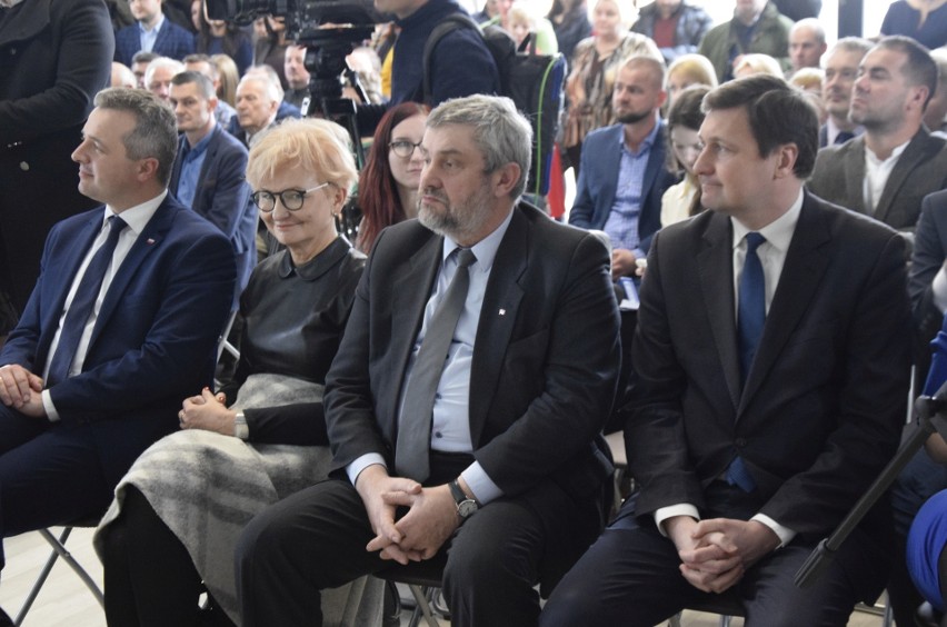 Minister Ardanowski wziął udział w uroczystości otwarcia żłobka samorządowego w Odolionie