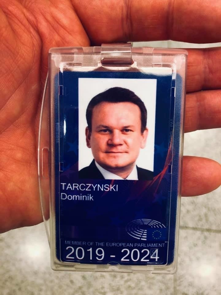 Dominik Tarczyński posłem do Parlamentu Europejskiego. W poniedziałek odebrał legitymację deputowanego. Zaprzysiężenie w połowie lutego