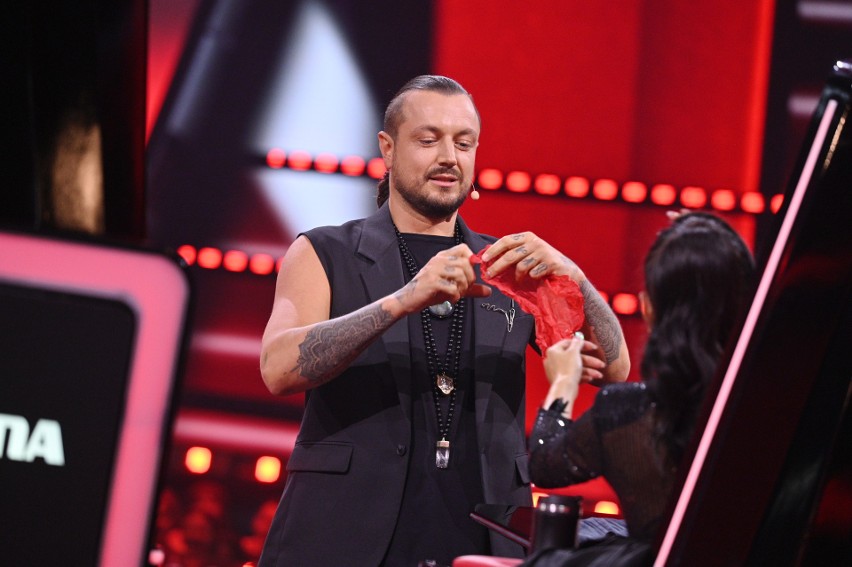 „The Voice of Poland 14” OSTATNIE BITWY. Baron i Tomson wybrali! Oto ostatni uczestnicy, którzy wystąpią w odcinkach na żywo