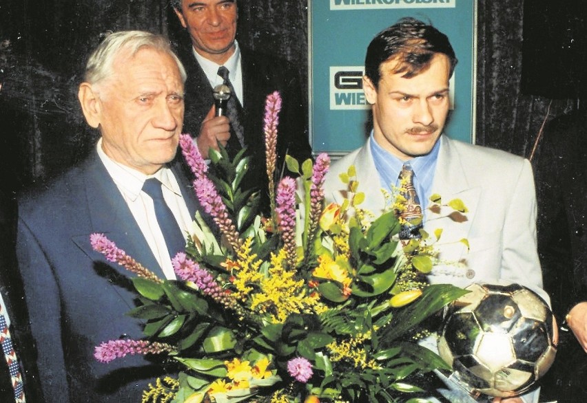 Rok 1995. Piotr Prabucki w towarzystwie legendarnego trenera...