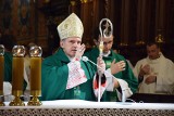 Rozpoczęcie synodu na etapie diecezjalnym w Sandomierzu. Mszy świętej przewodniczył biskup Krzysztof Nitkiewicz [ZDJĘCIA]