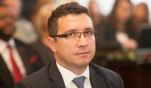 Kamil Jeziorski, łódzki radny PiS, otrzymał kierownicze stanowisko w regionie łódzkim Poczty Polskiej
