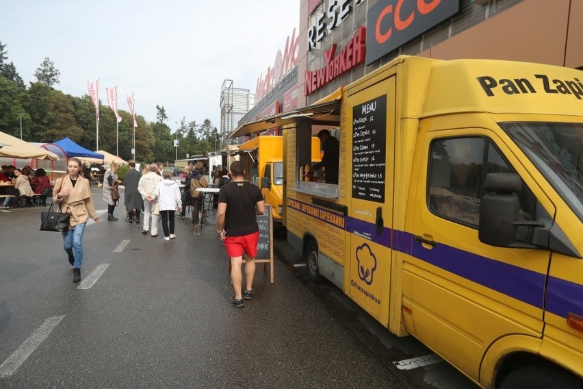 Zlot food trucków trwa. Ale tam pachnie! [wideo]