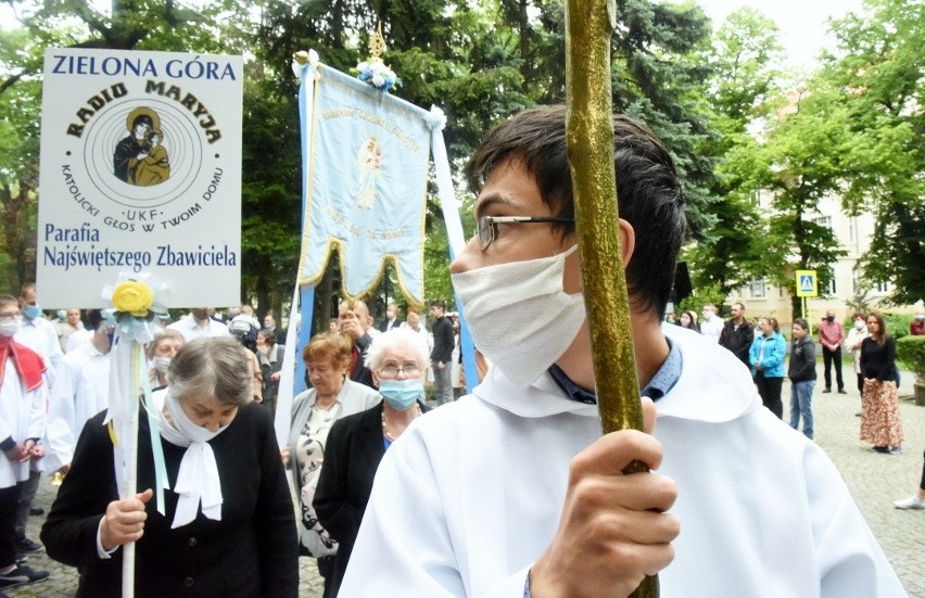 Procesje w parafiach  pw. Najświętszego Zbawiciela,...