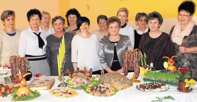 KGW Opatowice, od lewej: Ewa Drążkiewicz, Renata Rutkowska, Barbara Dudek, Zofia Tomczak, Agnieszka Łapacz, Barbara Kołodziejczyk, Teodozja Kościńska, Halina Kapelińska, Monika Kapelińska, Mirosława Gadalińska, Anna Bykowska i Maria Bączkiewicz