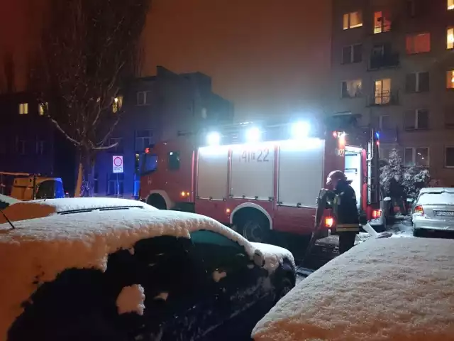 Akcja straży pożarnej przy ul. Wyszyńskiego