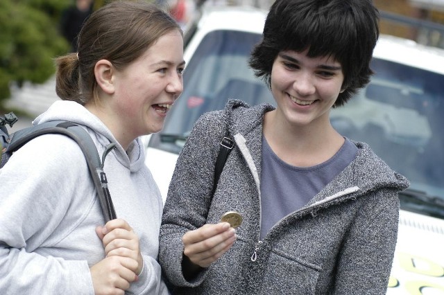 W Opolu - Śródmieście (22.07). Wygrala Monika Godzich (z prawej). W poszukiwaniach pomagala jej Paulina Neuberg.