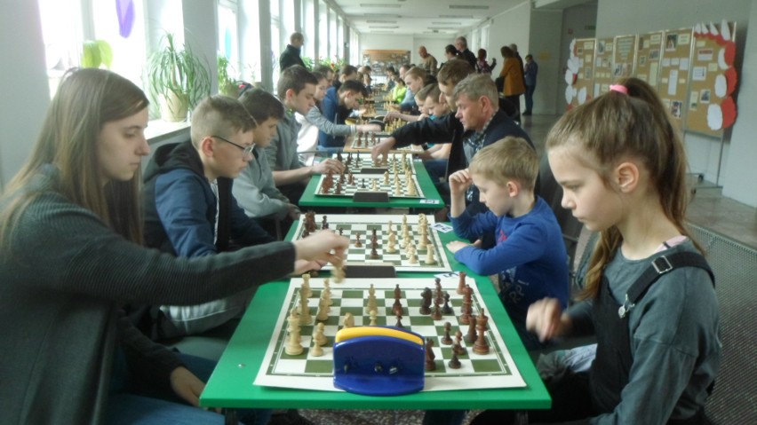Czwarty turniej szachowy o puchar prezesa Miejskiego Zakładu Komunalnego w Stalowej Woli (ZDJĘCIA)