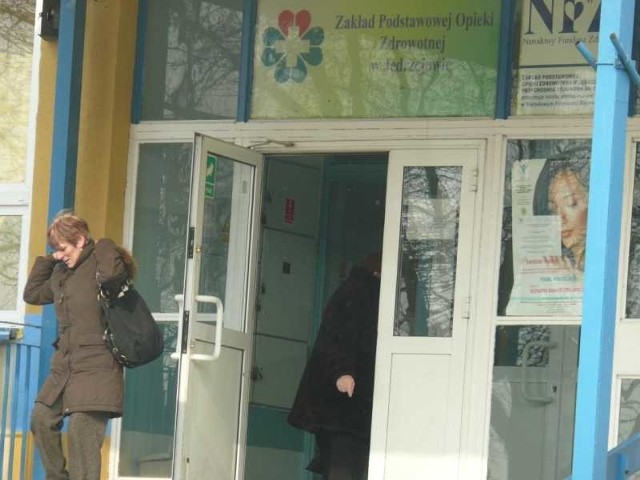 Przychodnie w Jędrzejowie jak twierdzi burmistrz Marcin Piszczek dostają na rehabilitacje trzy razy za małe kontrakty.
