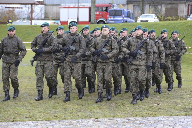 Żołnierze podlaskiej brygady Wojsk Obrony Terytorialnej podczas ćwiczeń.