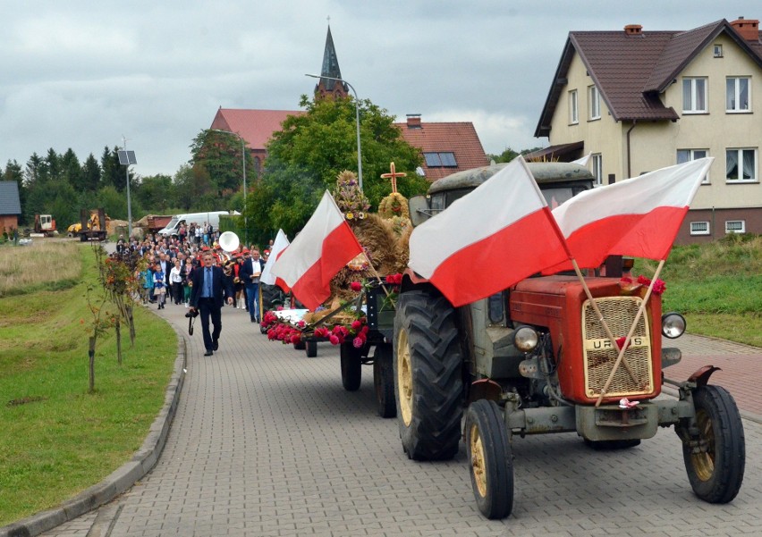 W niedzielę odbyły się gminne dożynki w Tuchomiu. Rozpoczęły...