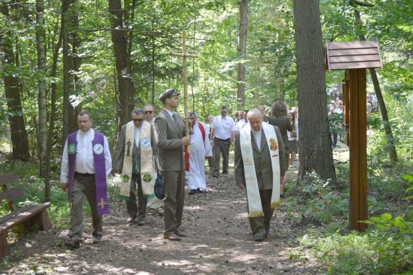 Uroczystości w Michniowie. Modlono się na leśnej drodze krzyżowej (DUŻO ZDJĘĆ)