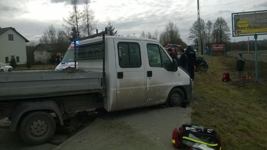 Kobieta ciężko ranna po wypadku w Podłężu. Śmigłowiec zabrał ją do szpitala
