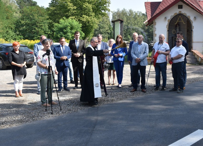 Zakończono remont pięciokilometrowego odcinka drogi z Ozorkowa do Grotnik. ZDJĘCIA