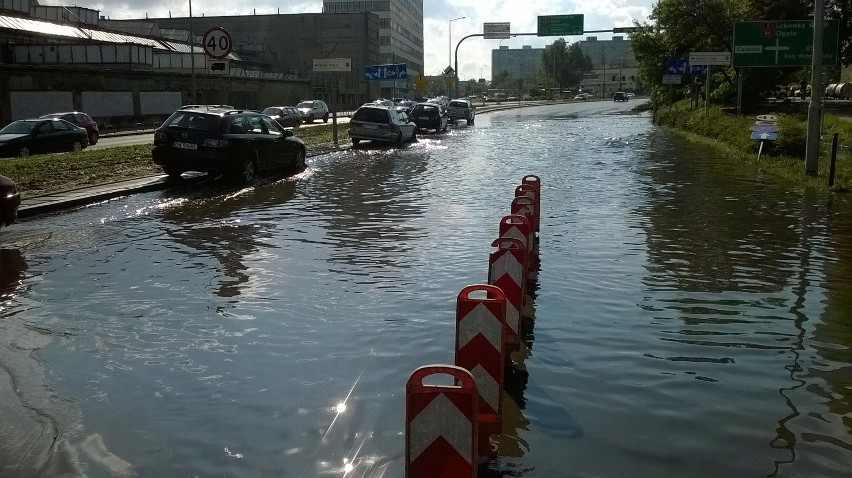 Skutki nocnej nawałnicy we Wrocławiu