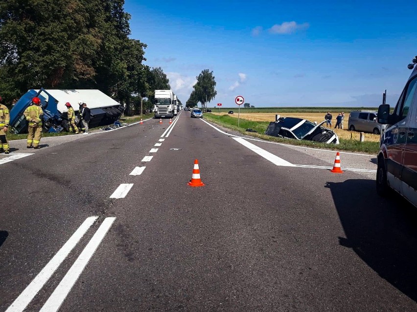 Stare Guty. Groźny wypadek na DK 61 Grajewo - Szczuczyn. Zderzyły się trzy auta [ZDJĘCIA] [02.08.19]