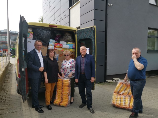 Ostatnie pakowanie przed siedzibą sandomierskiego starostwa.