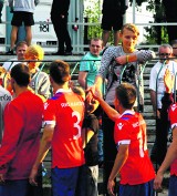 Raków wiceliderem, ale na stadion musi czekać