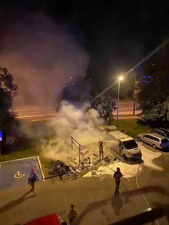Pożar śmietnika przy ulicy Struga w Radomiu.