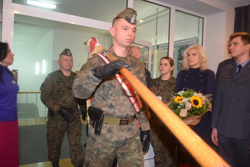 Podpułkownik Dariusz Stachurski, wieloletni lider zespołu Orlik pożegnał się z mundurem. Zobacz zdjęcia