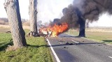 Auto w płomieniach, jedna osoba nie żyje. Tragiczny wypadek pod Kcynią