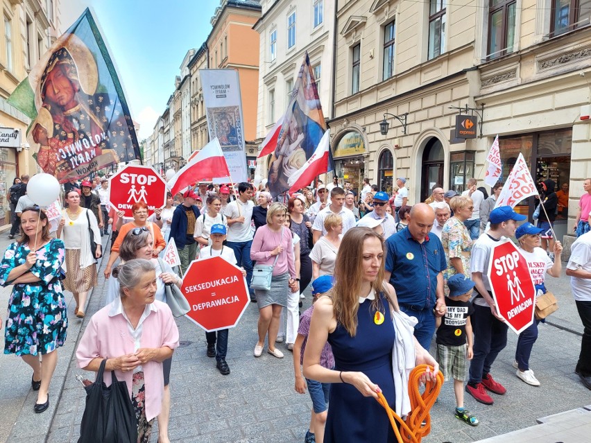 Polsko! Walcz o swoje dzieci. Marsz dla Życia i Rodziny przeszedł ulicami Krakowa