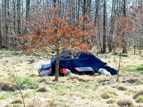 Problem bezdomności w Koszalinie &#8211; wedle szacunku &#8211; obejmuje co najmniej 350 osób. Około setki regularnie korzysta z pomocy koszalińskiego "przytuliska&#8221;. Reszta wybiera taką drogę życia...