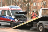 Wrocław: Wypadek karetki na Hallera. Były utrudnienia [ZDJĘCIA]