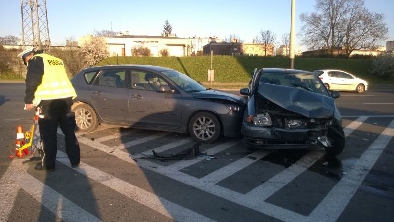 Wypadek na Bandurskiego. Zderzyły się trzy samochody [zdjęcia]