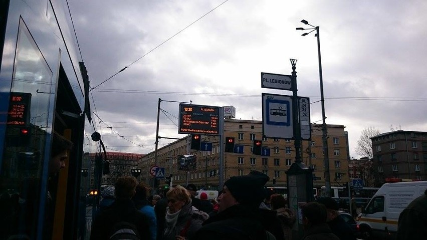 Wrocław: Awaria tramwaju i opóźnienia na ulicy Piłsudskiego
