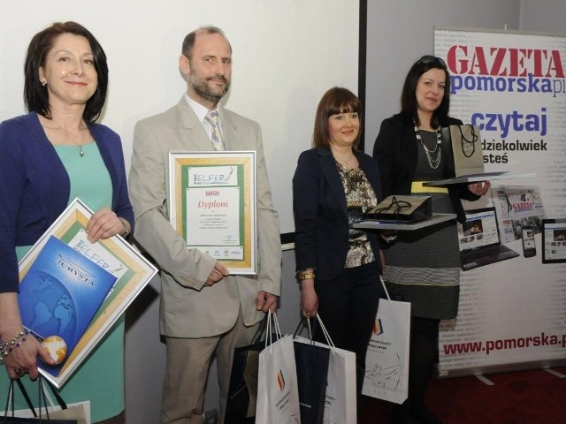 Zwycięzcy: Barbara Stasiak (III LO we Włocławku), Dariusz Adamus (G nr 2 w Inowrocławiu), Joanna Politowska (SP 2 w Lipnie) i Karolina Kruczkowska (Przedszkole "Puchatek" w Bydgoszczy)