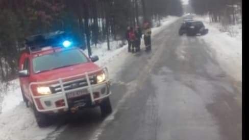 Kolizja pojazdu grupy wysokościowej z Radzionkowa na terenie powiatu tarnogórskiego.