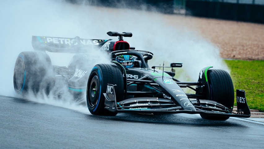 Wiele znaków zapytania w stajni Mercedesa. Znów pojadą na czarno. Hamilton nie da się zakneblować