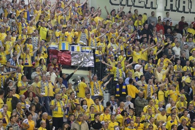Organizatorzy finałowych meczów w Kielcach chcą, aby każdy kibic, który przyjdzie na mecz, miał na sobie koszulkę w żółtym, klubowym kolorze.