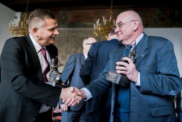 Laureaci Nagrody Naukowej Miasta  Gdańska za 2016 r.: prof. Kazimierz Darowicki (z lewej) i prof. Jerzy Zajadło
