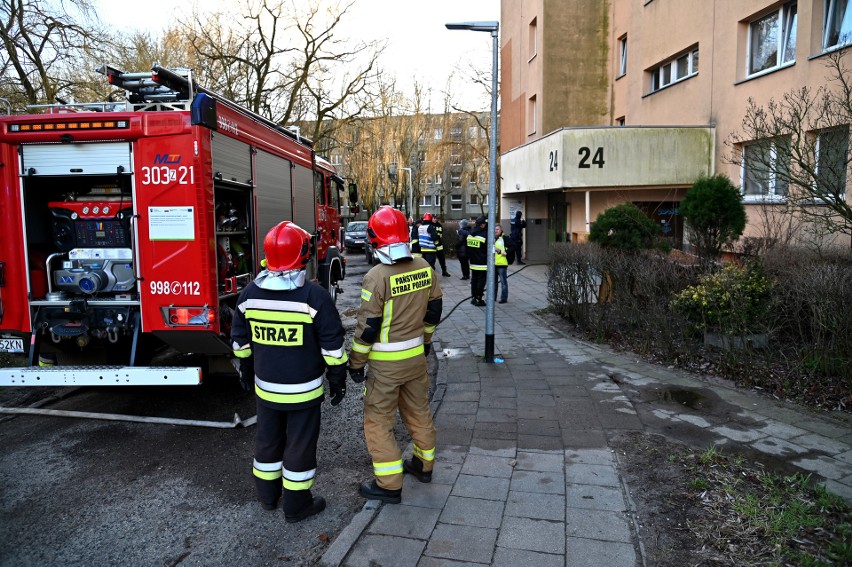 Tragiczny pożar przy ulicy Wiosny Ludów w Szczecinie. Jedna osoba nie żyje