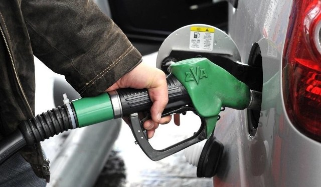 Na stacjach paliw w całej Polsce ceny benzyny i oleju napędowego wciąż rosną
