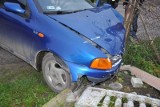 Kamianki. Tragiczny wypadek. Fiat wbił się w ogrodzenie (zdjęcia)