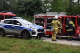 Śmiertelny wypadek we wsi Wysoka pod Gorzowem. Auto uderzyło w drzewo i "owinęło się" wokół niego. Zginęła 26-latka 