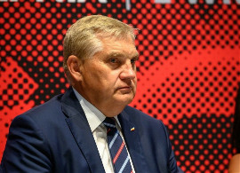 Prezydent zdecydował. Niektórzy dyrektorzy mogą zarobić nie więcej niż 18 tys.