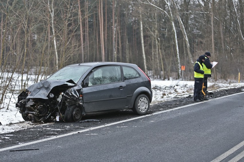 Wypadek na trasie Zielona Góra - Krosno. Siła zderzenia była...