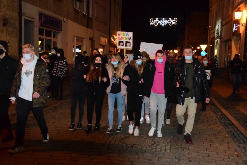 Strajk Kobiet w Inowrocławiu 2021. Protest na inowrocławskim Rynku. Zobaczcie zdjęcia 