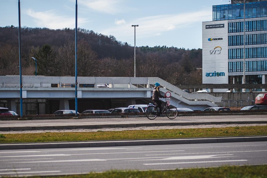 Gdańscy rowerzyści czekają na wielkie sprzątanie ścieżek po zimie